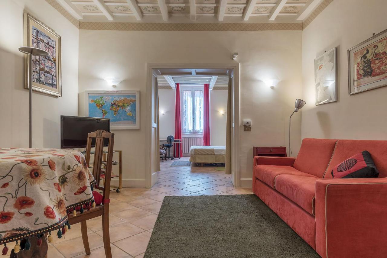 Fontanella Borghese Apartment - FromhometoРим Екстериор снимка