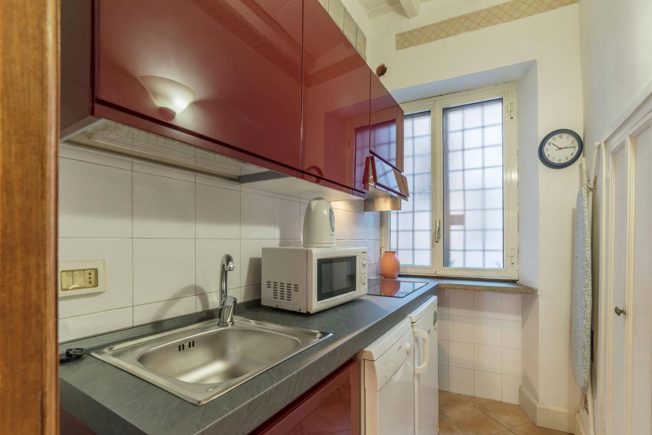Fontanella Borghese Apartment - FromhometoРим Екстериор снимка