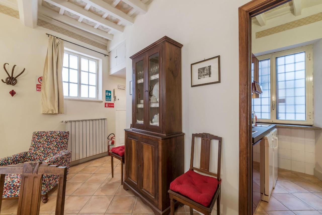 Fontanella Borghese Apartment - FromhometoРим Екстериор снимка
