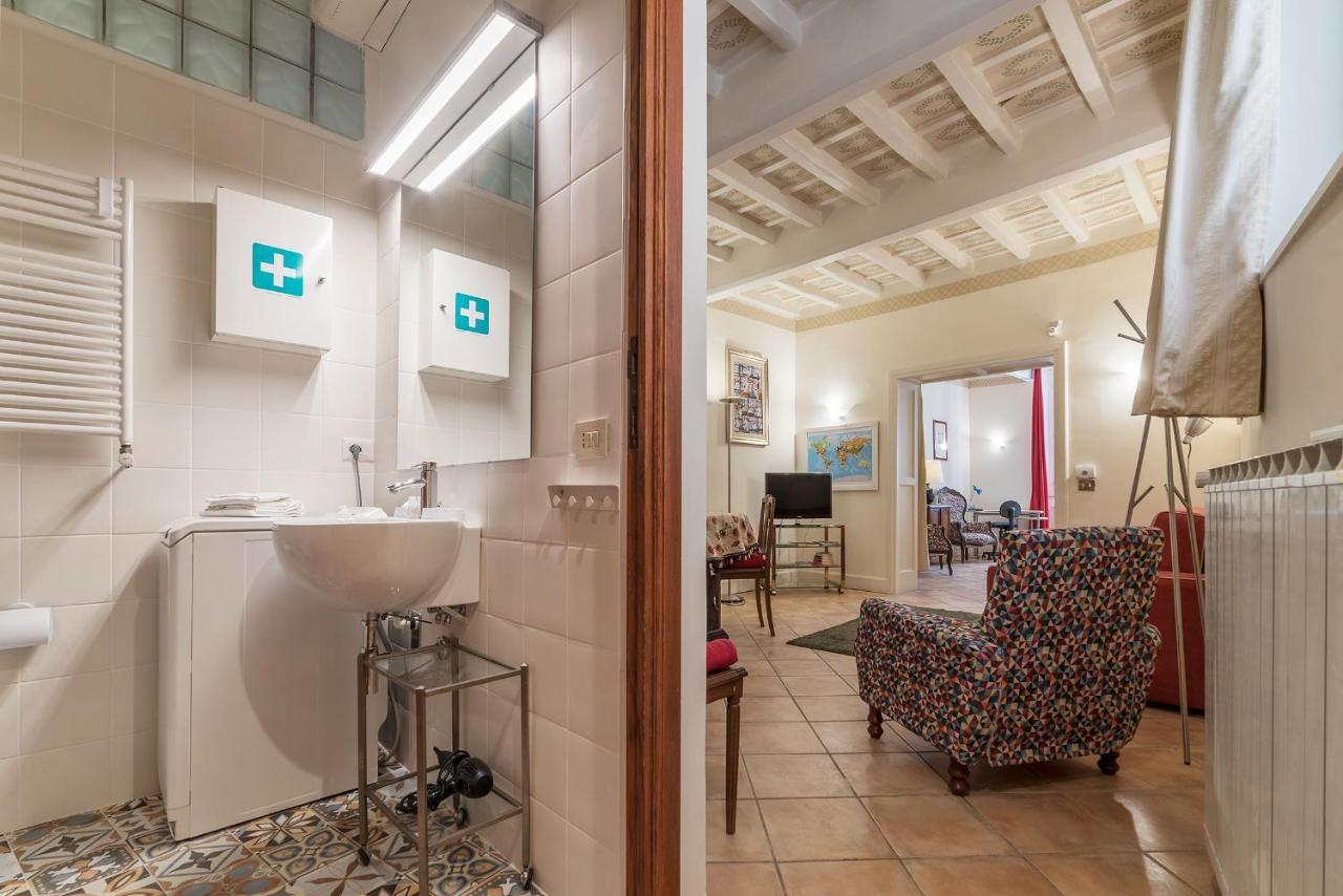 Fontanella Borghese Apartment - FromhometoРим Екстериор снимка