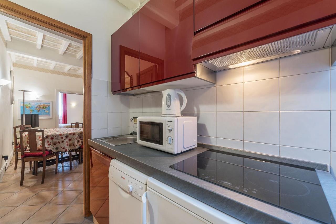 Fontanella Borghese Apartment - FromhometoРим Екстериор снимка